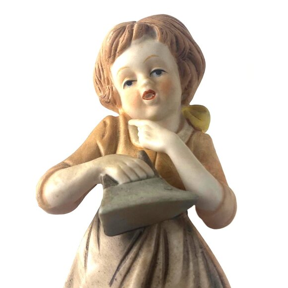Vintage Musical Porcelain Figurine Of Girl Holding Book Made In Taiwan 7" Tall - Picture 2 of 6